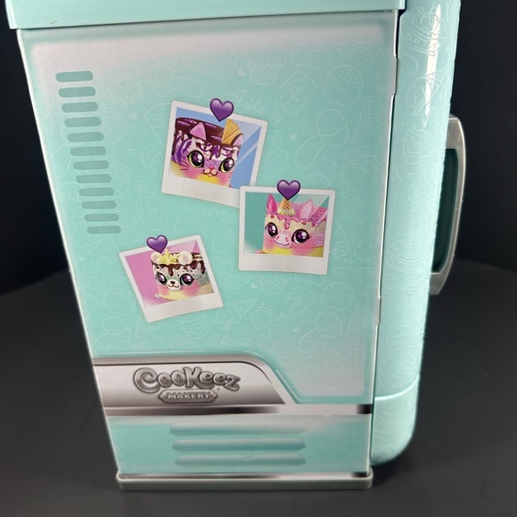 Cookeez Makery Mini Fridge in Light Blue pre owned Exellent condition - Picture 4 of 7